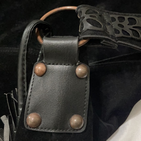 Beautiful Black Tote with a big tassel and handle - Picture 4 of 10